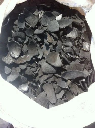 Coconut Shell Charcoal At Best Price In Arsikere By Delux Traders Id