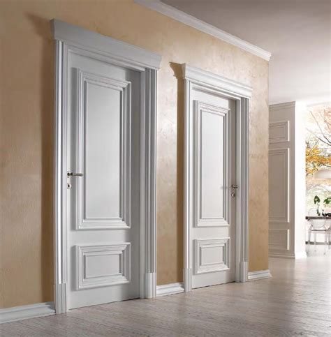 Белые двери в интерьере квартиры: преимущества, стили, фото