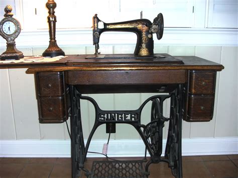 We have a couple if childs sewing machines just wondering what they are worth, one is a singer childs sewing machine in perfect condition, the other is german made its a casige gesch m 1479… read more. I have a 1910 Singer sewing machine and I was curious of ...