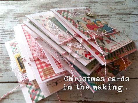 This is a super easy tutorial, took me about 10 min to make and it turned out so pret. Mish Mash: Christmas cards in the making...