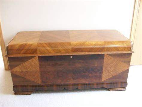 Bedroom sets, living room furniture, accent tables, tv stands. cedar chest | Antiques (US) | Cedar chest, Antique bedroom ...