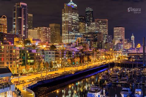 The Colors Of Night Lights In Seattle A Beautiful Autumn Colorful