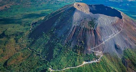 The Mount Vesuvius One Of The Most Active Volcano With Ancient