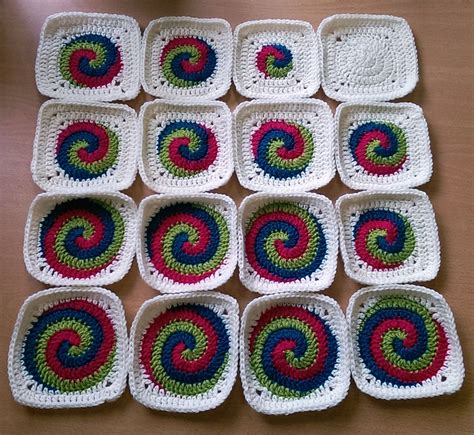 Free Pattern For Crochet Granny Squares With A Swirl Or Spiral In The