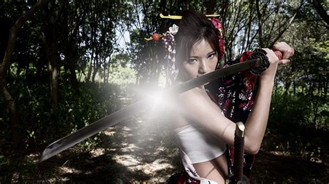 pictures rays of light swords brunette girl warriors katana female