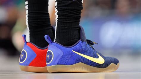 Demar Derozan Switched Out Classic Sneakers During Nba Game Sports