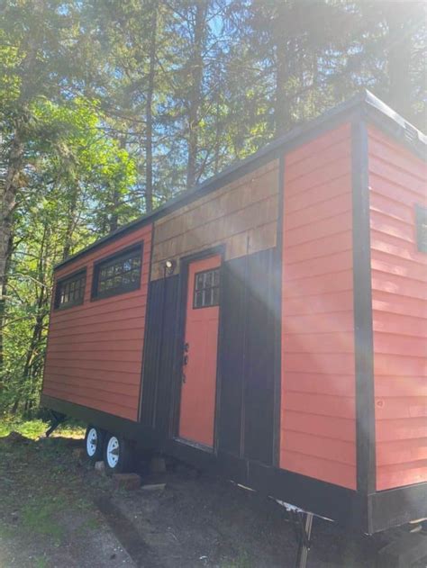 240 Sq Ft Insulated Tiny Home Has A Full Kitchen Cedar Accents And More
