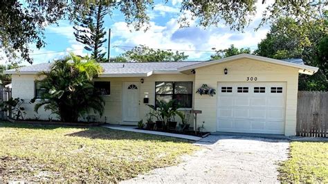 If your kids want to run off some steam, st. 300 Lewis Blvd SE St Petersburg FL 33705 | Property Details | ComeHome