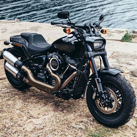 The 2018 fat bob is already a stunner coming out of the factory and could easily be used in the stock version. Harley-Davidson Fat Bob : présentation, fiche technique, prix