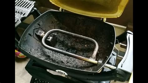 Das reinigen des grillrost ist bei einem gasgrill sehr einfach. Gasgrill reinigen sauber machen (Weber Q 1000) - YouTube