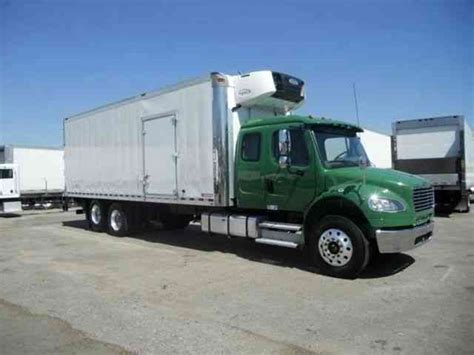 Freighliner 26ft Refrigerated Box Truck Extra Cab Sleeper Only 92k