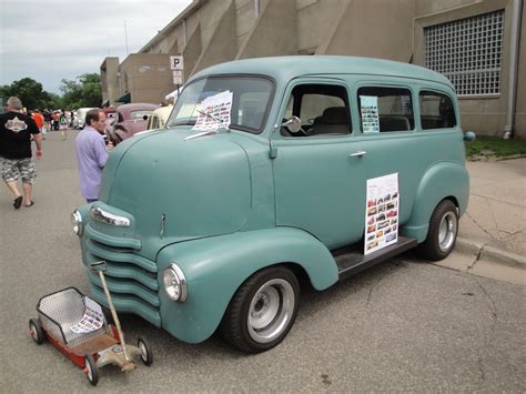 This is a classic COE Suburban. This would be a good ...