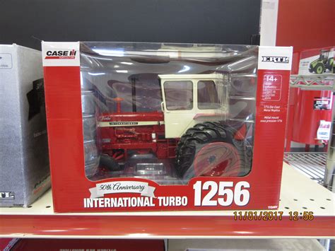 116th 50th Anniversary International 1256 Toy Tractor Construction