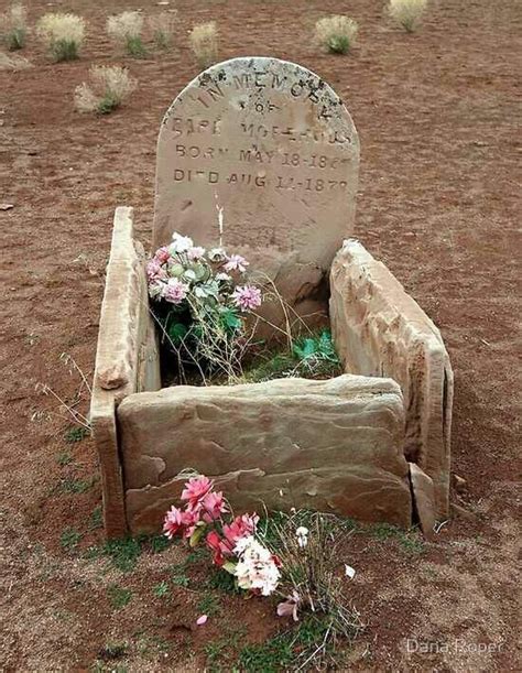 Baby Grave Site Unusual Headstones Gravestone Old Cemeteries