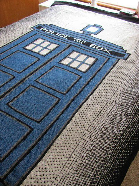 Knit Tardis Blanket With Images Doctor Who Knitting Tardis Afghan