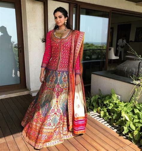 Wedding dresses in nonstandard colors should be tagged using the dress color tags. Sonam Kapoor's Wedding Wardrobe Unveiled + What guests ...