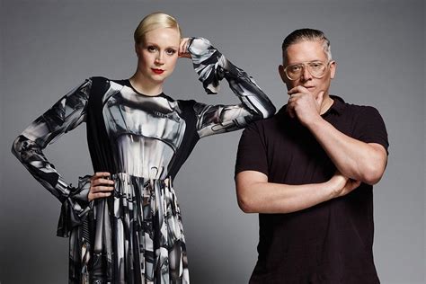 Who Is Gwendoline Christie S Partner Her Relationship With Giles Deacon Otakukart
