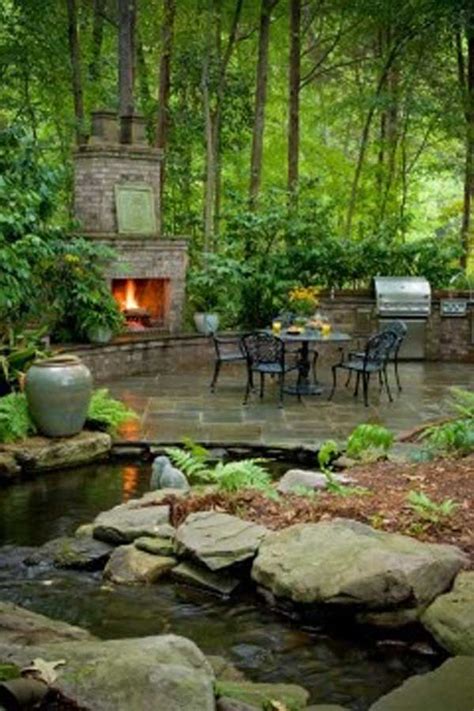 People and wildlife alike enjoy ponds, and even a relatively small water feature can bring life, sound, and beauty to your home. 35 Impressive Backyard Ponds and Water Gardens - Amazing ...