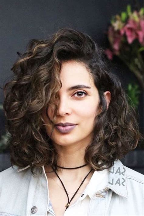 It is the same style which every woman aspires to get when she is leaving the salon. 2019/2020 SHORT CURLY BOB HAIR FOR CRAZY GIRLS | Estilos ...