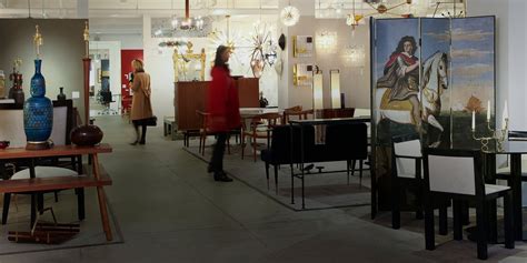 Giving Ideas from the 1stdibs Gallery at 200 Lex - 1stdibs Introspective