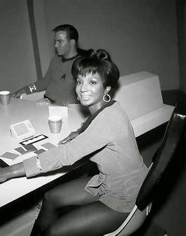 See Uhura Do Ballet In Rare Behind The Scenes Star Trek Photos The