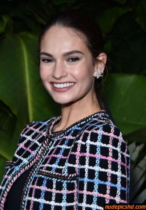 Lily James Chanel Pre Oscars Party In Beverly Hills 26 03 2022 2 Nude
