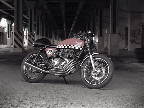 First things first you need to get your tank off the bike. Fresh Paint | CB400Four Supersport - Chin on the Tank ...