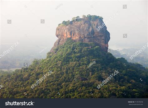 Sigiriya Rock Sinhagiri Lion Rock Aerial Foto Stock 717679378