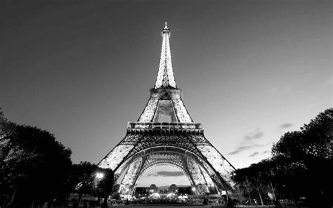 Black And White Eiffel Tower Eiffel Tower 1600x1000 Download Hd Wallpaper Wallpapertip