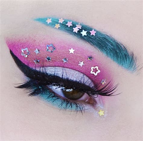 Too Cute Emiloumakeup Is A Star In Shades From Our Little Twin Stars
