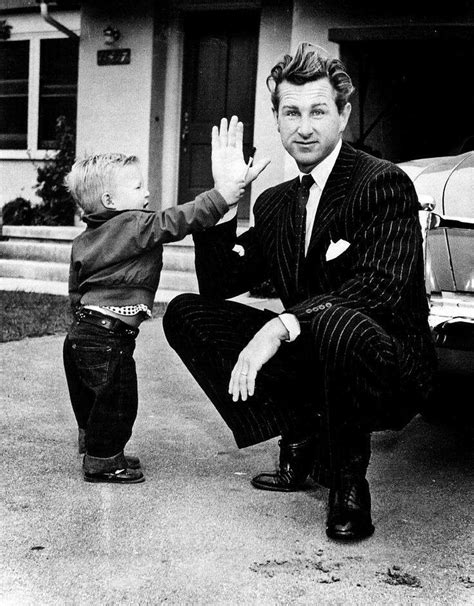 Bridges was born in san leandro, california, the son of harriet evelyn (née brown) and lloyd vernet bridges, sr., who was involved in the california hotel business and once owned a cinema. Lloyd Bridges & son Beau | Lloyd bridges, Jeff bridges ...