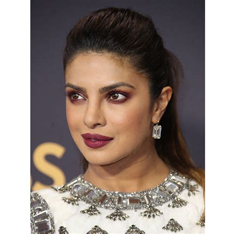 Makeup How To Priyanka Chopras Beauty Look At The Emmys