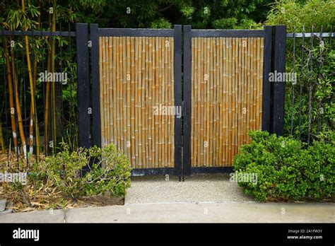Bamboo Gate Fotografías E Imágenes De Alta Resolución Alamy