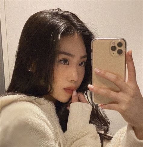 asian mirror selfie
