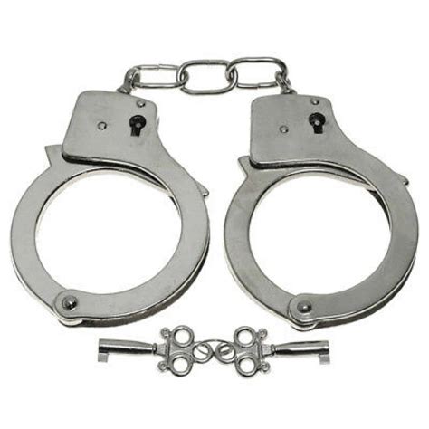 10 Best Police Handcuffs For Law Enforcement Professionals For 2023
