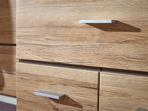 Moderne designküchen wirken heute großflächig und geradlinig, wie in diesem eleganten mix aus fronten in eiche san remo und edlem schwarzglas. San Remo Eiche Schieferfarben / Kuche Weiss Eiche San Remo ...