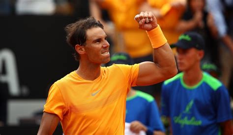 Gran derecha de shapovalov para firmar el break. ATP Rom: Rafael Nadal stoppt Shapovalov - Djokovic mit ...