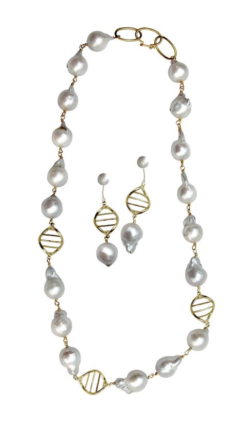 Dna Necklace 18k With Pearls