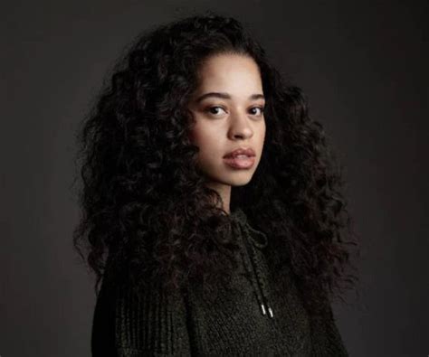 Ella Mai Body Measurements And Height Weight 2022 Thenetworthceleb