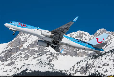 G Oobf Tui Airways Boeing 757 200 At Innsbruck Photo Id 1280683