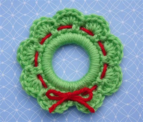 17 Fun And Pretty Crochet Wreath Patterns