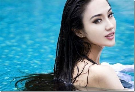 Kumpulan Foto Bugil Leni Lan Yan Sexy Bikini Photo Show Hot Body