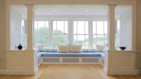 Living Room Design With Bay Windows