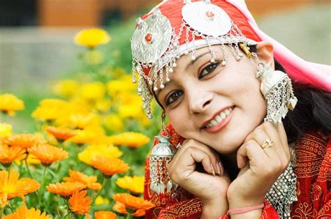 Women Smiling Wearing Kasmiri Dress Women Smiling Woman Smiling Kashmir