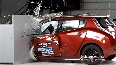 Crash Test Iihs Small Overlap Nissan Leaf Youtube