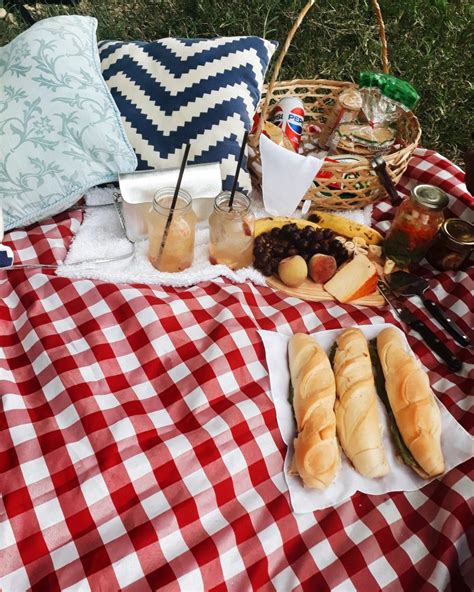 Si tenés ganas de vivir un día distinto, te compartimos algunas ideas sobre qué llevar a un picnic y pasarla genial. Picnic: 🧡Ideas para organizar el mejor plan de fin de semana