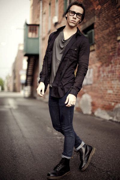 Wearing dr martens with skinny jeans Doc with dark blue skinny jeans #2 | Hipster mens fashion ...