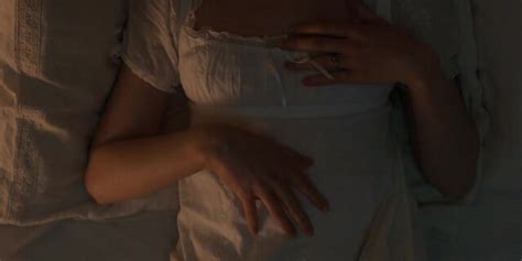 Nude Video Celebs Phoebe Dynevor Sexy Bridgerton S01e03 2020