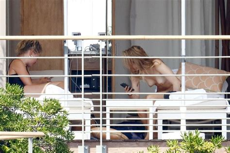 Suki Waterhouse Was Seen Naked On A Balcony While On Holiday In France Photos Thefappening