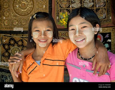Burmese Girls With Thanaka Painted Face Distinctly Burmese Mandalay